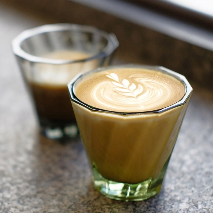 Loveramics Twisted Cappuccino Glas 18 cl 1 Stk Grøn