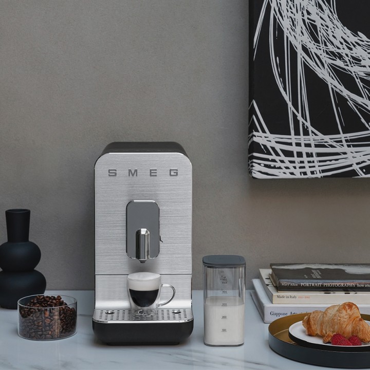 Smeg BCC13BLMEU Espressomaskine Sort Smeg BCC13BLMEU Espressomaskine Sort