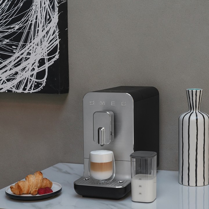 Smeg BCC13BLMEU Espressomaskine Sort Smeg BCC13BLMEU Espressomaskine Sort