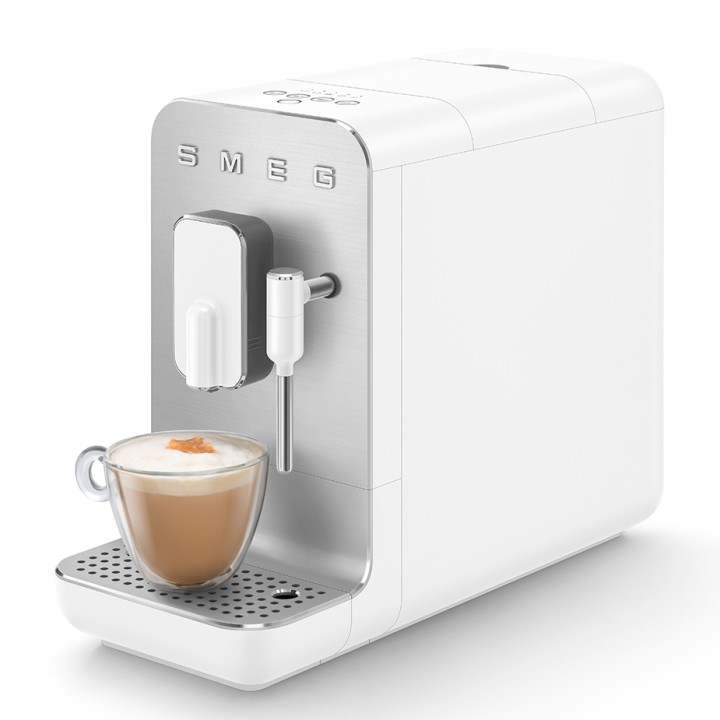 Smeg BCC12WHMEU Espressomaskine Hvid Inkl. Mælkekande 0,35L & Rigtig Kaffe Crema Intenso 1kg Hele kaffebønner Smeg BCC12WHMEU Espressomaskine Hvid Inkl. Mælkekande 0,35L & Rigtig Kaffe Crema Intenso 1kg Hele kaffebønner