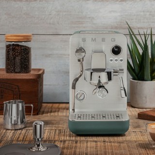 Smeg EMC02EGMEU Minipro Semiautomatisk Espressomaskine Emerald Green Smeg EMC02EGMEU Minipro Semiautomatisk Espressomaskine Emerald Green