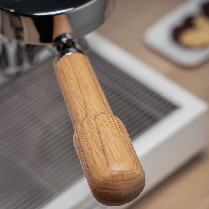 La Pavoni Portafilter Double Spout Inkl. Greb til La Pavoni Cellini Evolution & Botticelli Specialty Espressomaskiner Egetræ La Pavoni Portafilter Double Spout Inkl. Greb til La Pavoni Cellini Evolution & Botticelli Specialty Espressomaskiner Egetræ