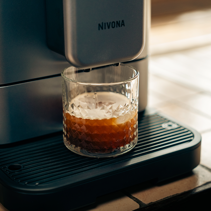 Nivona NIVO 8107 Pearl Blue Espressomaskine Inkl. Afkalkning, Kalkfilter, Mælkerens, Rensepiller & 1kg Hele kaffebønner