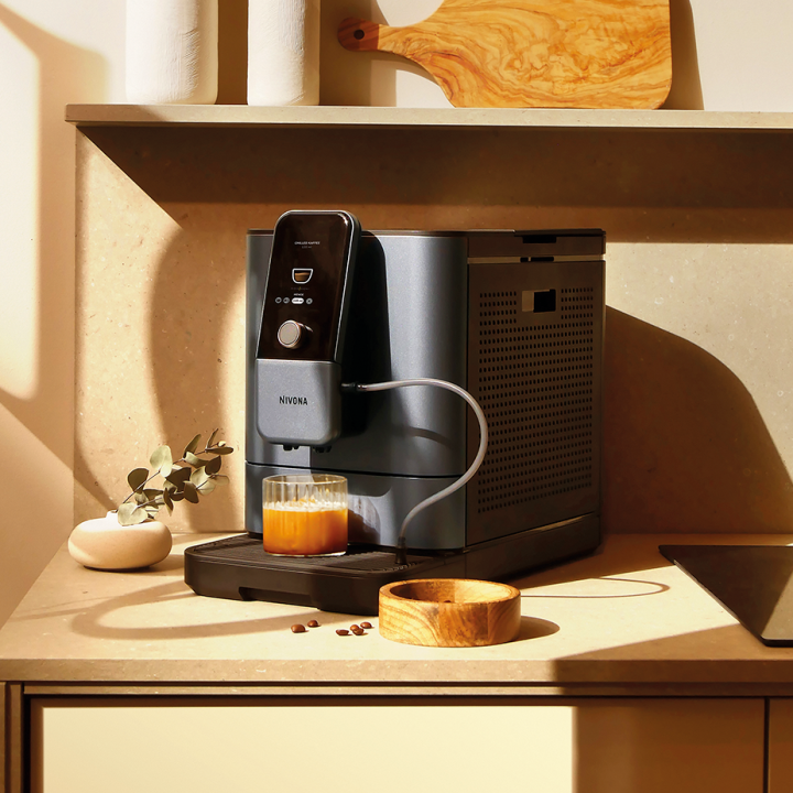 Nivona NIVO 8107 Pearl Blue Espressomaskine Inkl. Afkalkning, Kalkfilter, Mælkerens, Rensepiller & 1kg Hele kaffebønner