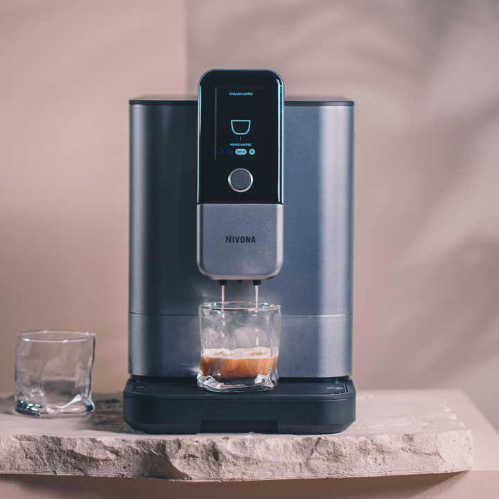 Nivona NIVO 8107 Pearl Blue Espressomaskine Inkl. Afkalkning, Kalkfilter, Mælkerens, Rensepiller & 1kg Hele kaffebønner