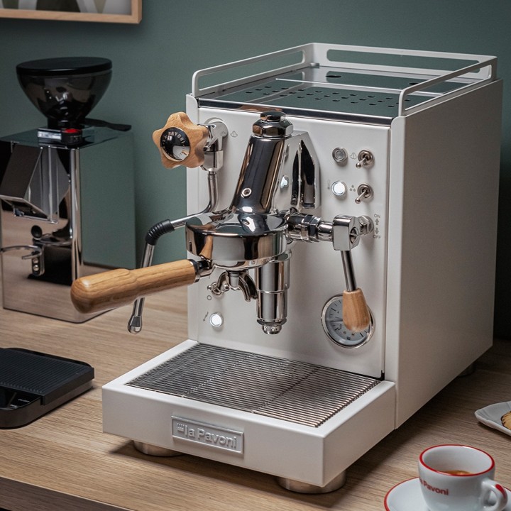 La Pavoni Mini Cellini Hvid LPSMCW01EU Espressomaskine Inkl. Prosumer Chrome LPGGRI01EU Espressokværn