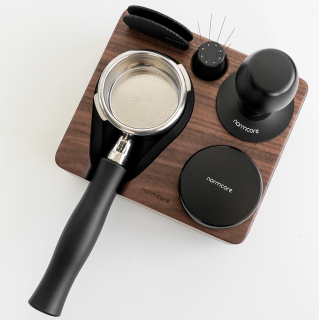 Normcore Kompakt Tamper Station Valnøddetræ 58 mm