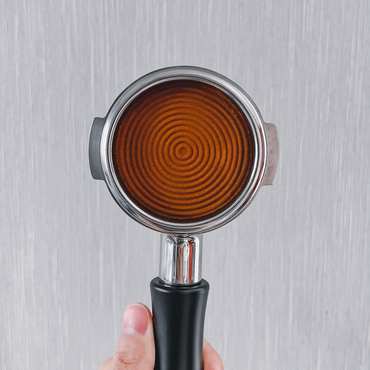 Normcore V4 Tamper med Fjeder & Riller 58 mm Sort