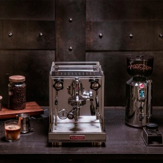 La Pavoni New Cellini Classic LPSCCS01EU Inkl. Espressokværn, Baristaudstyr & 4 stk Club House Cappuccinokopper Sort