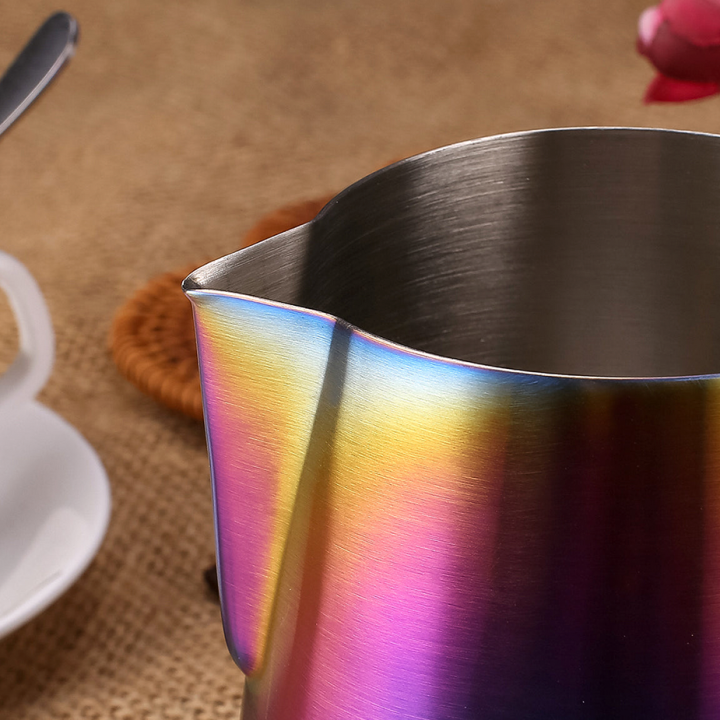 Barista Space Sandy Rainbow Mælkekande 0,45L Titanium Barista Space Sandy Rainbow Mælkekande 0,45L Titanium