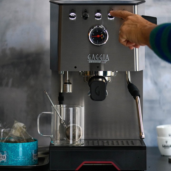 Gaggia Classic GT Stål Espressomaskine Inkl. Gaggia MDF 55 Chrome Espressokværn & House of Barista Knockbox