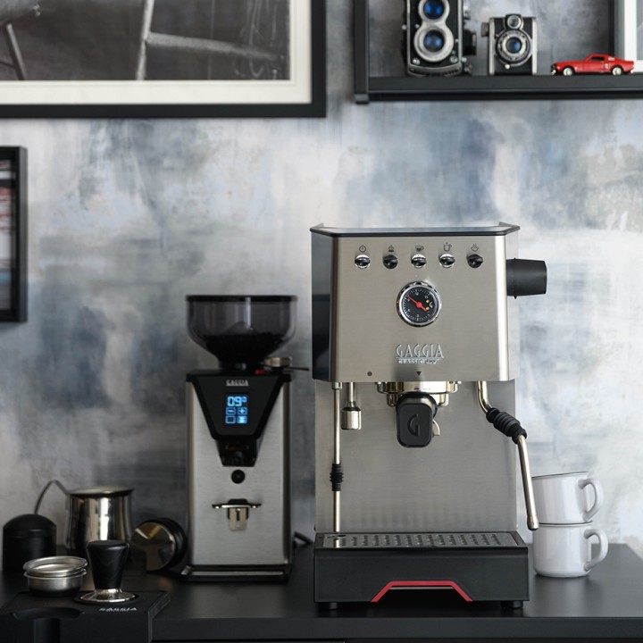 Gaggia Classic GT Stål Espressomaskine Inkl. Gaggia MDF 55 Chrome Espressokværn & House of Barista Knockbox