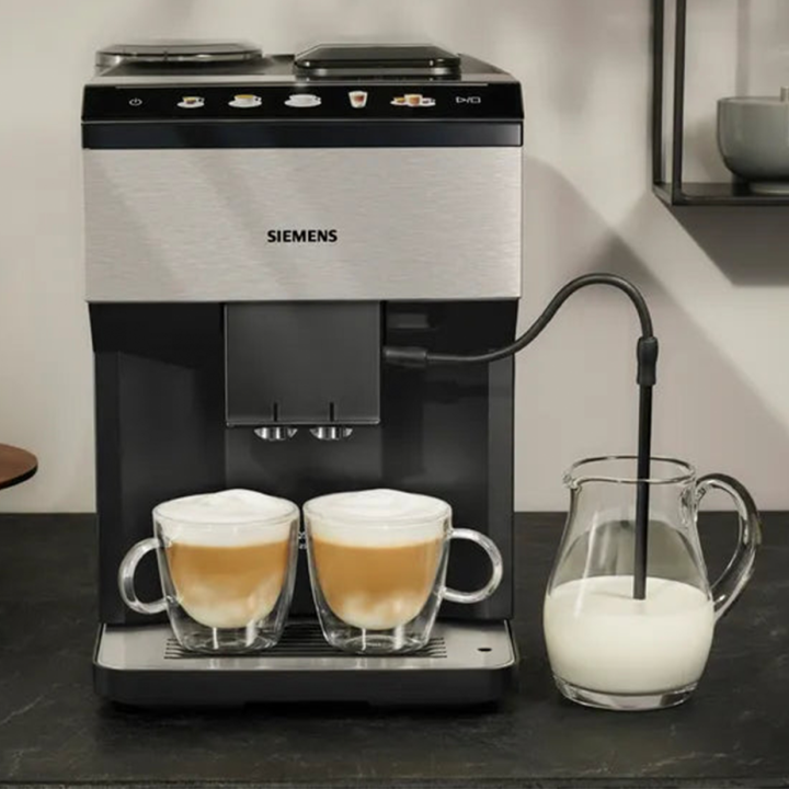 Siemens TP517R03 EQ500 Espressomaskine Inkl. Mælkebeholder, Plejepakke & 2kg Rigtig Kaffe Crema Intenso Hele kaffebønner