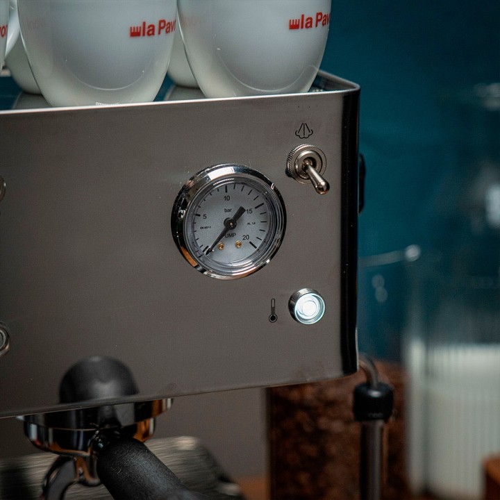 La Pavoni New Casa Bar Stål LPMCBS01EU Espressomaskine Inkl. Ascaso i-Mini I2 Espressokværn & House of Barista Baristaudstyr
