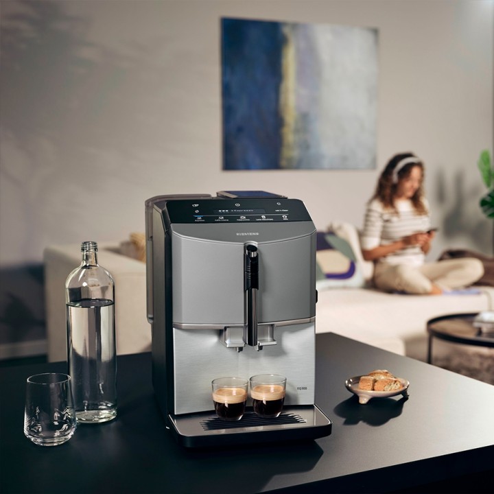 Siemens TF305E04 EQ300 Espressomaskine Inkl. Plejepakke Espresso Care & 1,5kg Rigtig Kaffe Hele Kaffebønner