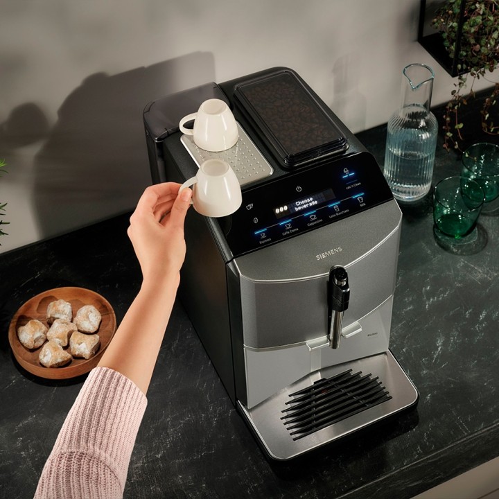 Siemens TF305E04 EQ300 Espressomaskine Inkl. Plejepakke Espresso Care & 1,5kg Rigtig Kaffe Hele Kaffebønner