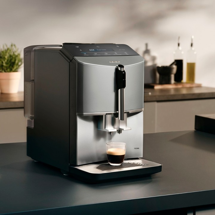 Siemens TF305E04 EQ300 Espressomaskine Inkl. Plejepakke Espresso Care & 1,5kg Rigtig Kaffe Hele Kaffebønner