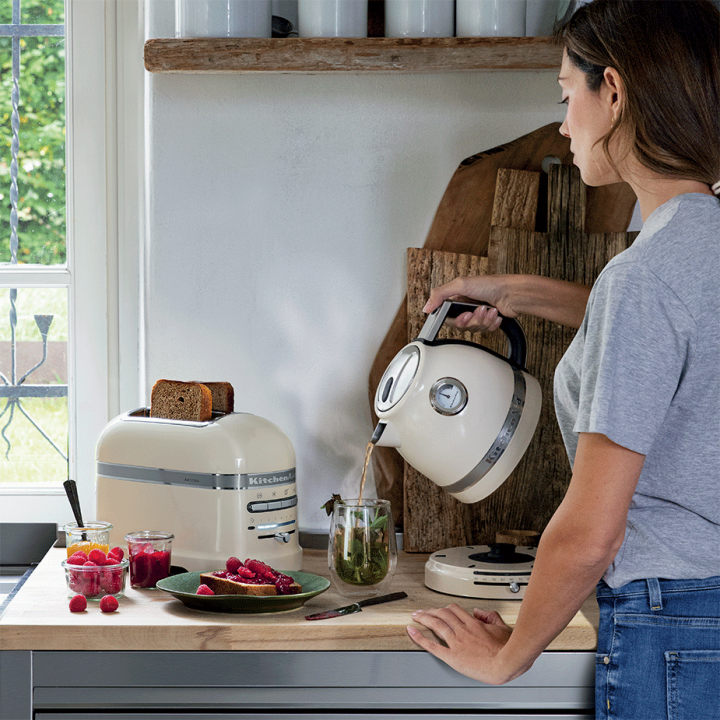KitchenAid 5KEK1522EAC Artisan Elkedel 1,5 L Creme KitchenAid 5KEK1522EAC Artisan Elkedel 1,5 L Creme