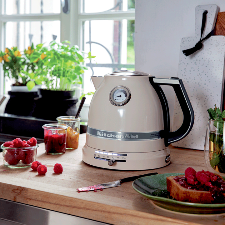 KitchenAid 5KEK1522EAC Artisan Elkedel 1,5 L Creme KitchenAid 5KEK1522EAC Artisan Elkedel 1,5 L Creme