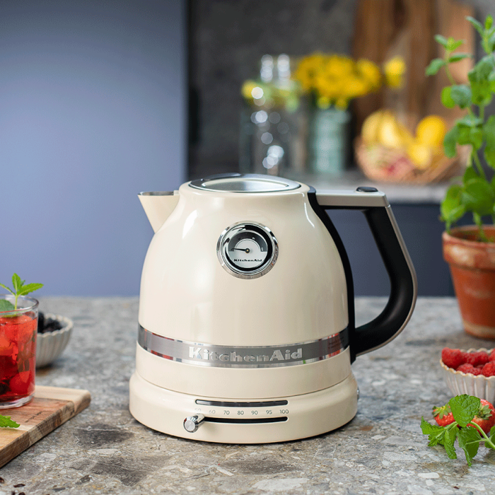 KitchenAid 5KEK1522EAC Artisan Elkedel 1,5 L Creme KitchenAid 5KEK1522EAC Artisan Elkedel 1,5 L Creme