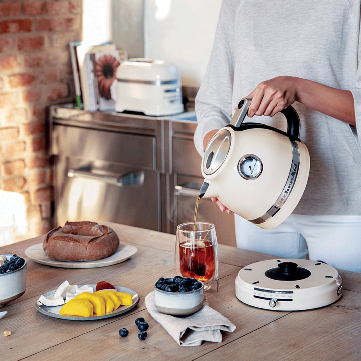 KitchenAid 5KEK1522EAC Artisan Elkedel 1,5 L Creme KitchenAid 5KEK1522EAC Artisan Elkedel 1,5 L Creme