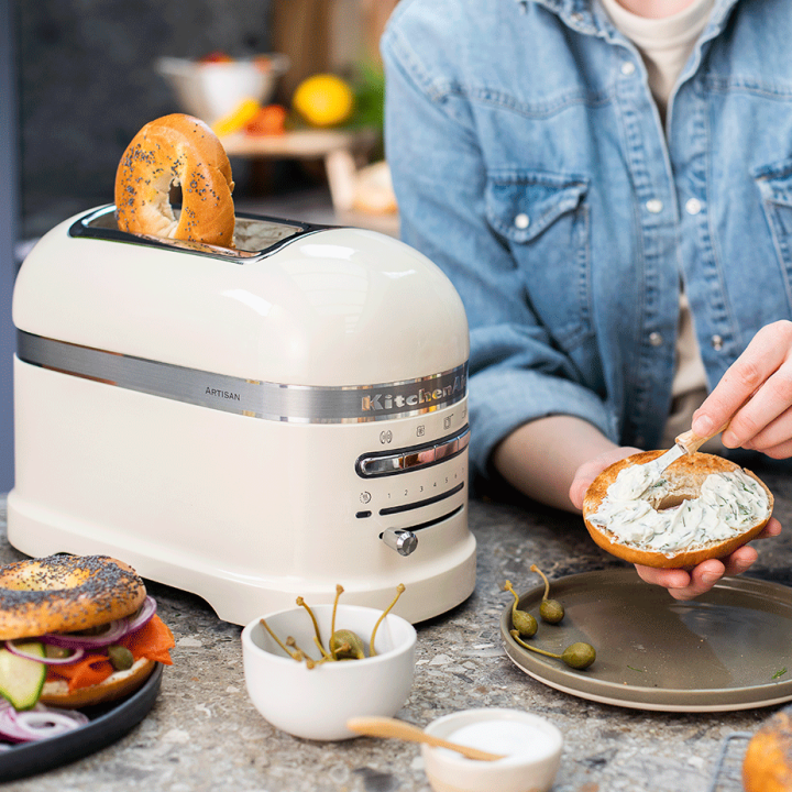 KitchenAid 5KMT2204EAC Artisan Brødrister 2 Skiver Creme KitchenAid 5KMT2204EAC Artisan Brødrister 2 Skiver Creme