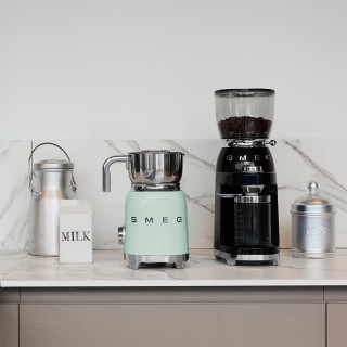 Smeg MFF11PGEU Mælkeskummer Pastelgrøn