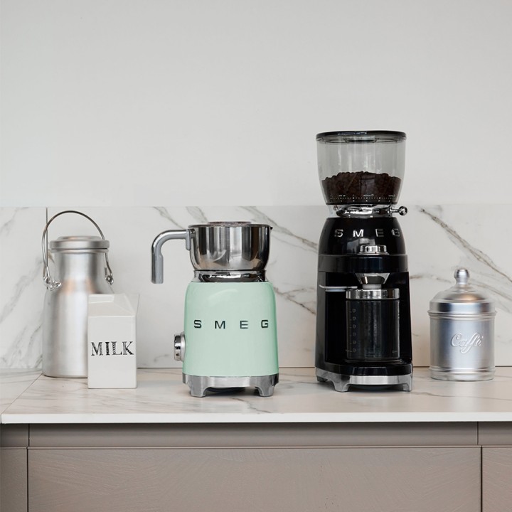 Smeg MFF11PGEU Mælkeskummer Pastelgrøn