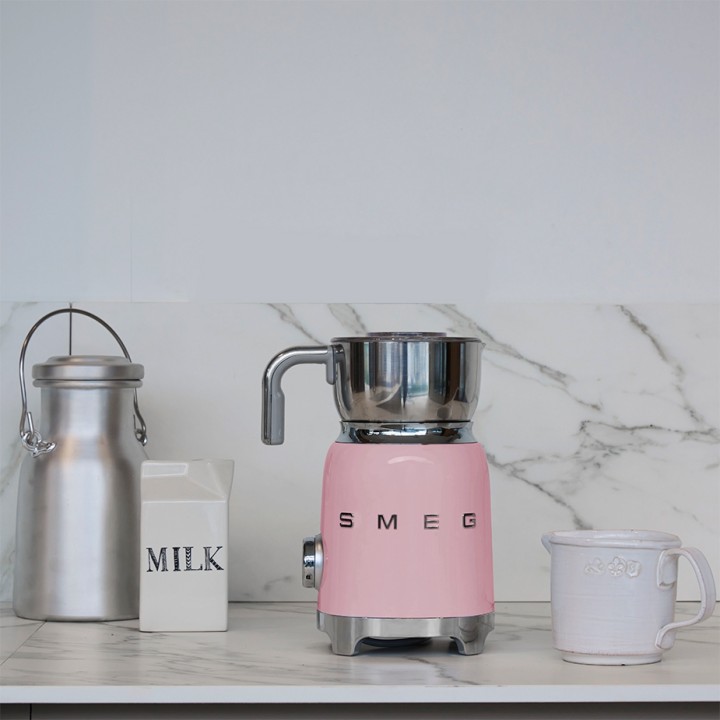 Smeg MFF01PKEU Mælkeskummer Rosa