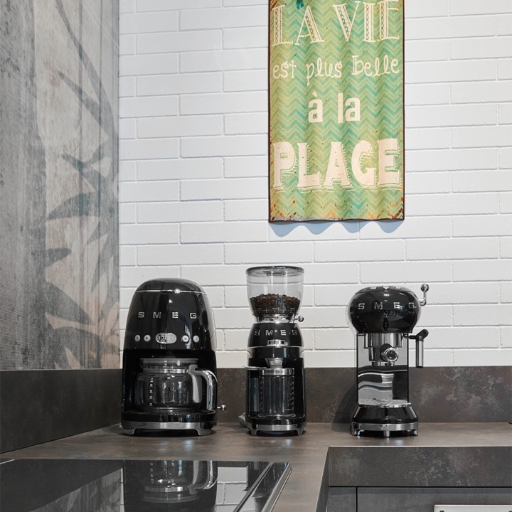 Smeg DCF02BLEU Drip Kaffemaskine Sort