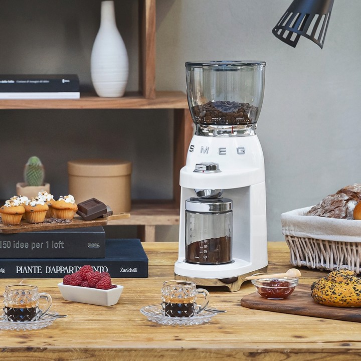 Smeg CGF01WHEU Kaffekværn Hvid