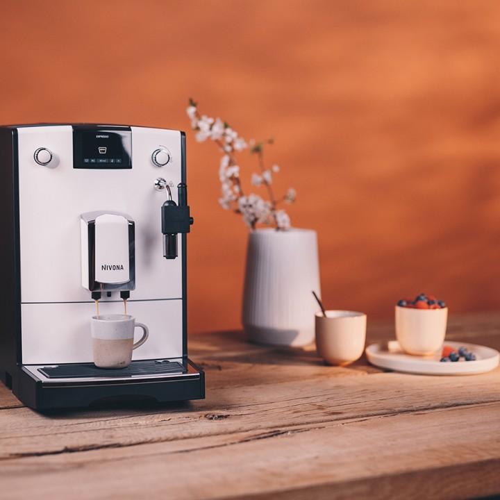 Nivona NICR 560 Hvid Espressomaskine Inkl. 4,2kg Rigtig Kaffe