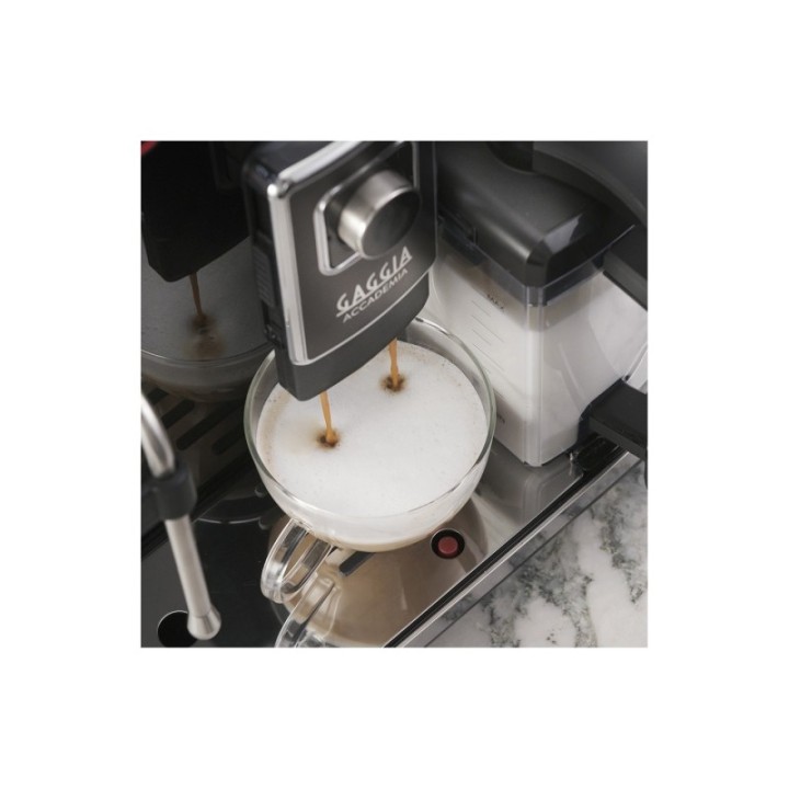 Gaggia Accademia Inkl. 0,5 L Mælkekande & 6kg Crema Intenso