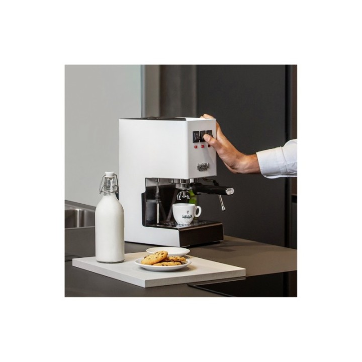 Gaggia Classic E24 Hvid Espressomaskine Inkl. Baristaudstyr