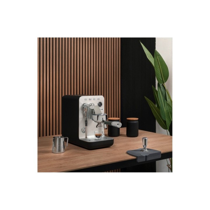 Smeg EMC02BLMEU Minipro Semiautomatisk Espressomaskine