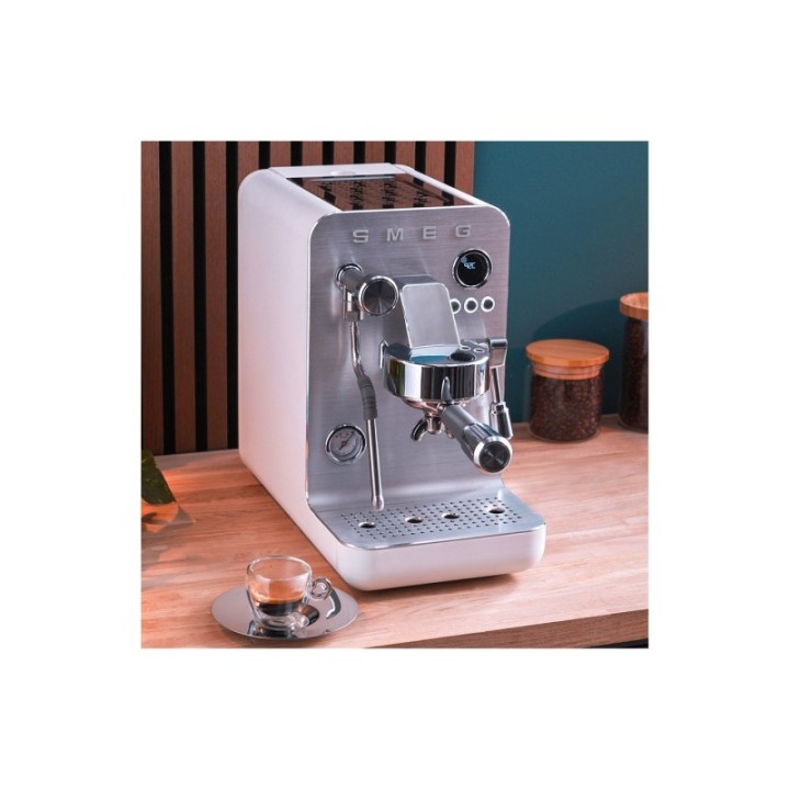Smeg EMC02WHMEU Minipro Semiautomatisk Espressomaskine Hvid