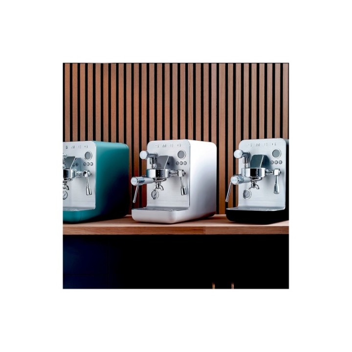 Smeg EMC02WHMEU Minipro Semiautomatisk Espressomaskine Hvid