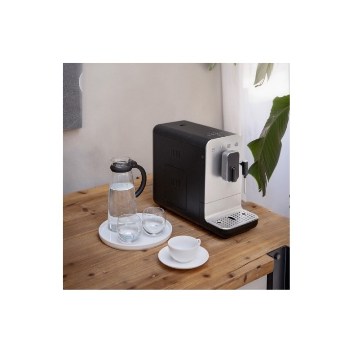 Smeg BCC12BLMEU Sort Inkl. 1,8kg Rigtig Kaffe Mixpakke Kaffebønner