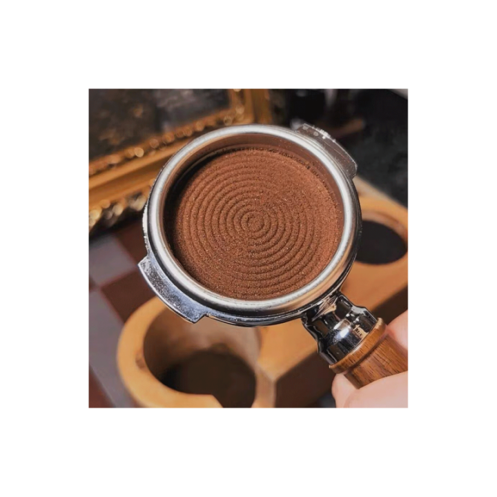 IKAPE V3 Kalibreret Tamper med Fjeder, Riller & Titaniumsbelægning 58 mm Sort